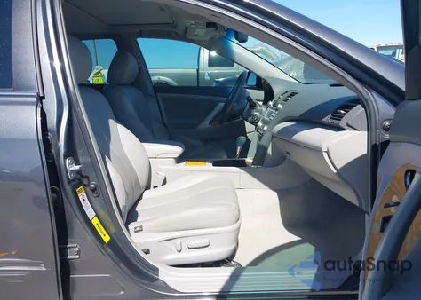 2007 Toyota Camry Xle z USA, uszkodzony, nr VIN 4T1BE46K87U015080